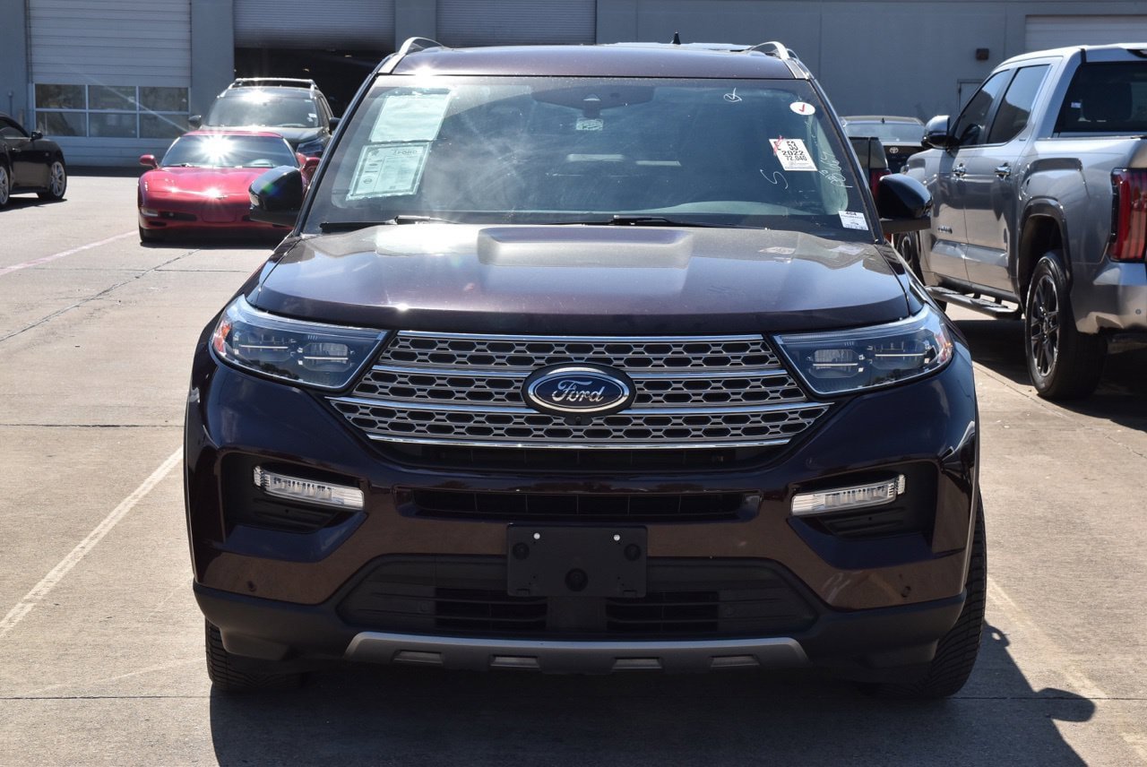 Certified 2022 Ford Explorer Limited w/ Limited Technology Package AWD/4WD image 3