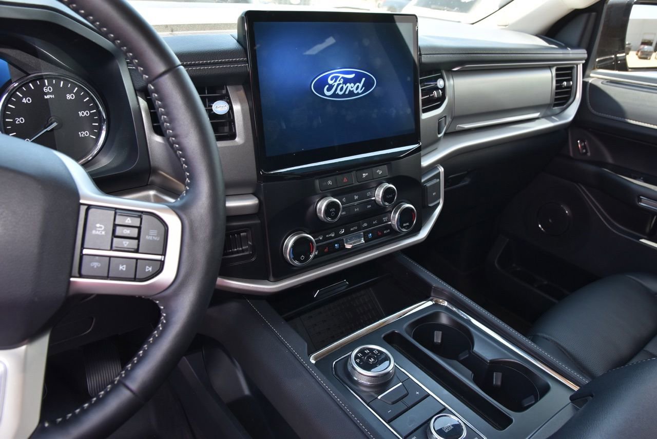 Certified 2024 Ford Expedition XLT AWD/4WD image 8