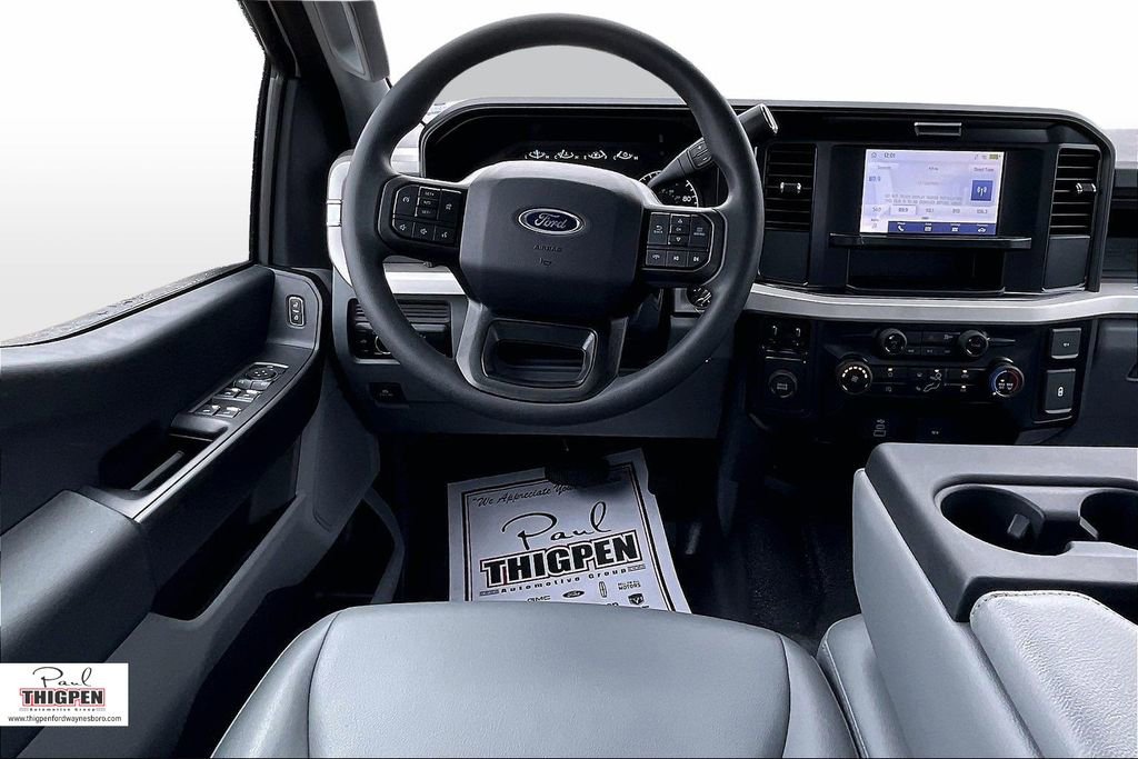 Certified 2025 Ford F250 XL w/ XL Chrome Package image 5