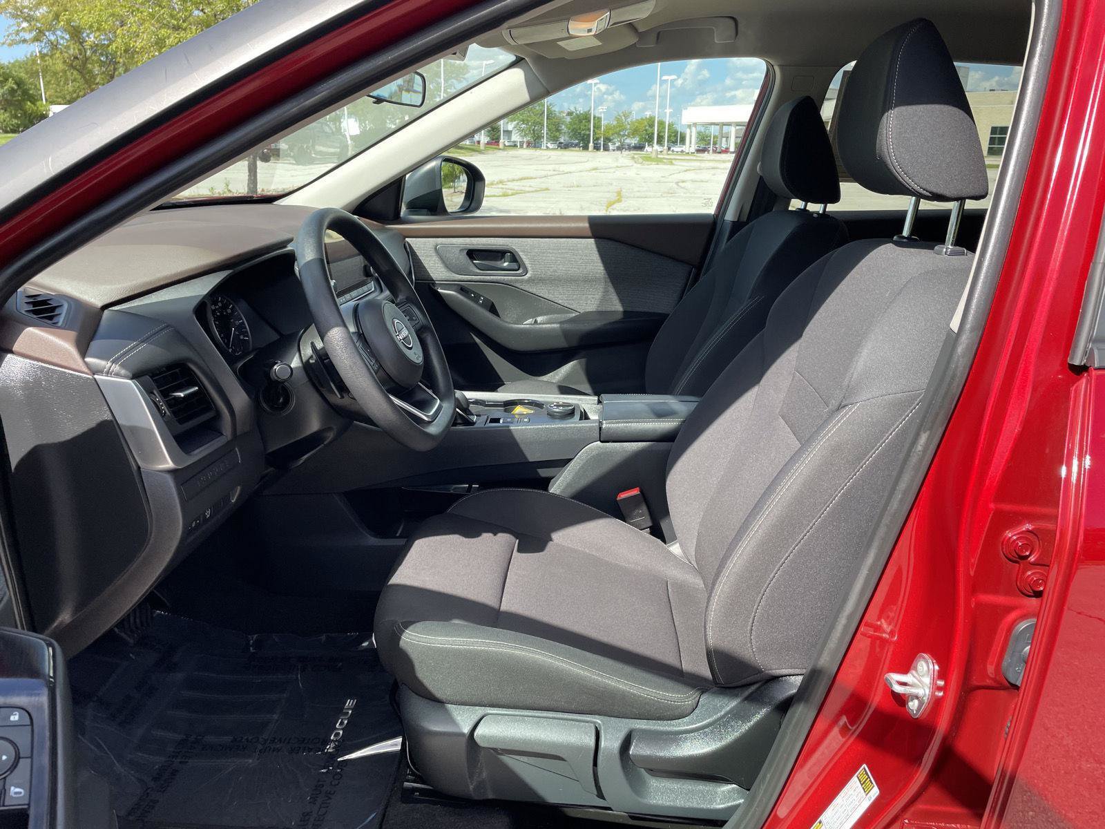 Used 2023 Nissan Rogue S AWD/4WD image 17