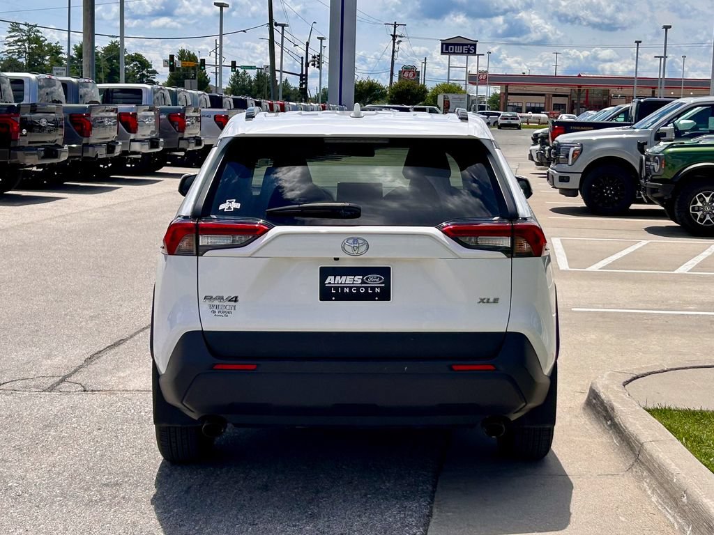 Used 2019 Toyota RAV4 XLE w/ Protection Package FWD image 5