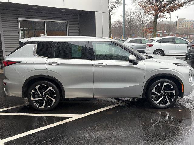 Used 2022 Mitsubishi Outlander SEL image 7