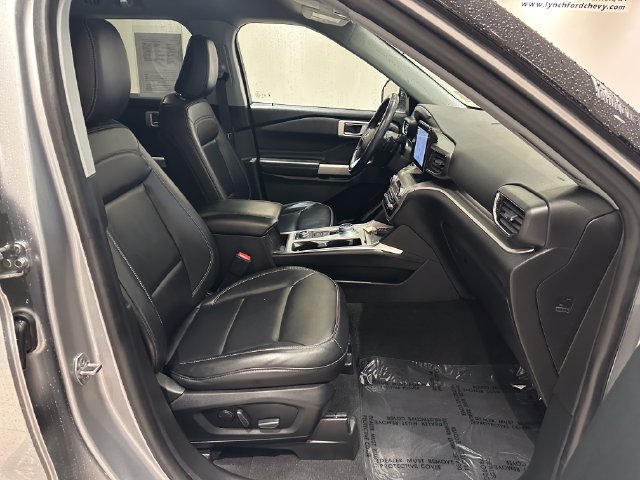 Certified 2021 Ford Explorer XLT w/ Equipment Group 202A AWD/4WD image 7