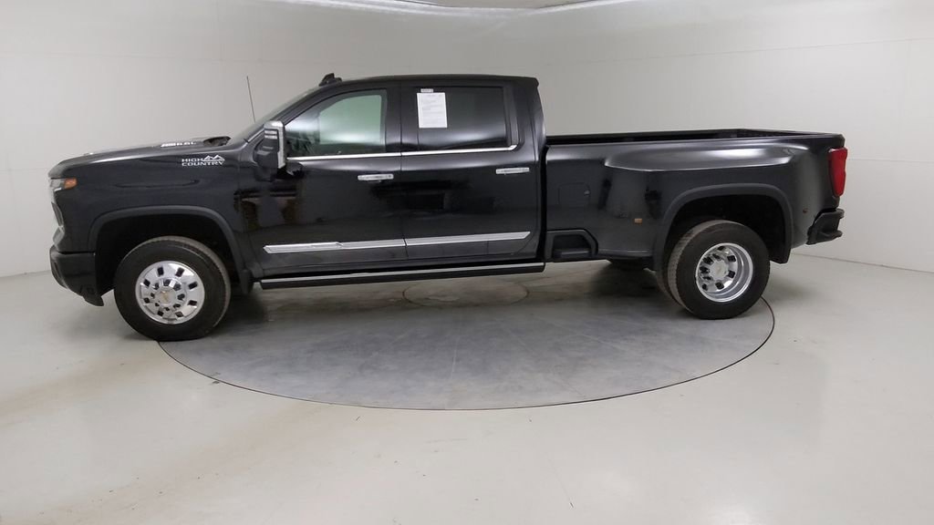 Used 2024 Chevrolet Silverado 3500 High Country w/ High Country Premium Package image 19