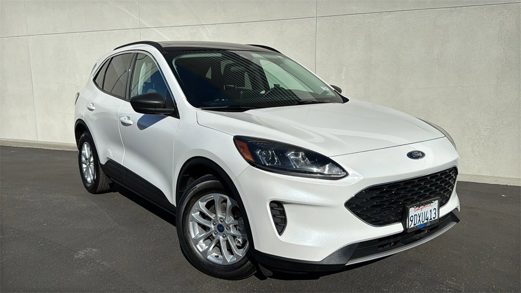 Certified 2022 Ford Escape SE image 1
