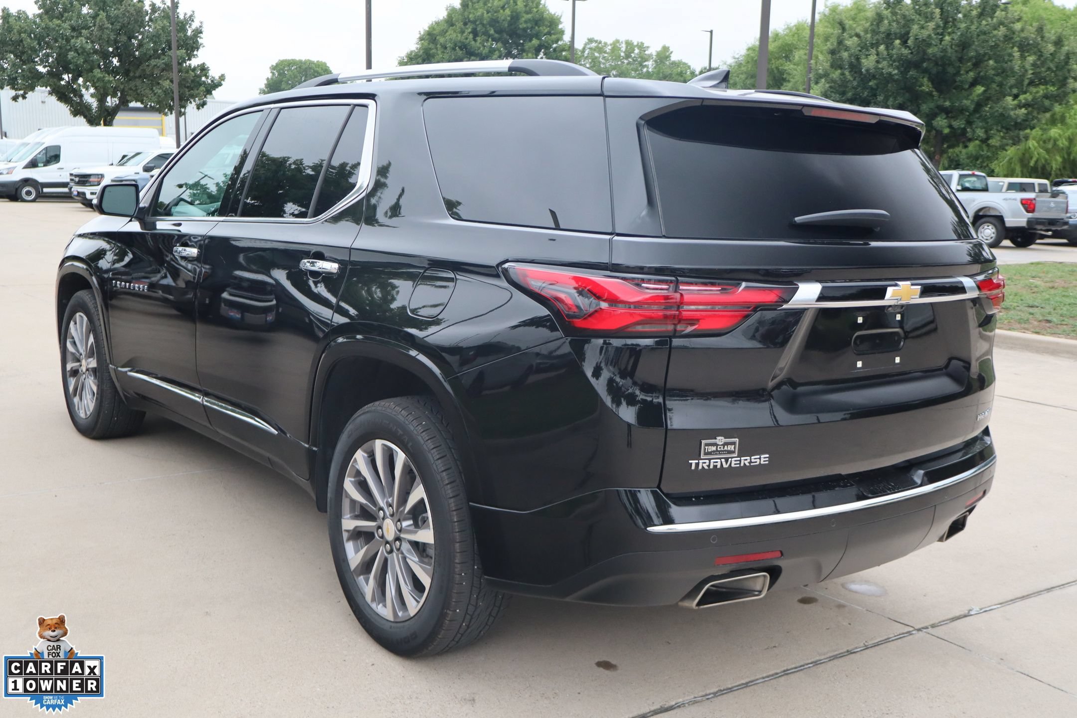Used 2023 Chevrolet Traverse Premier FWD image 6