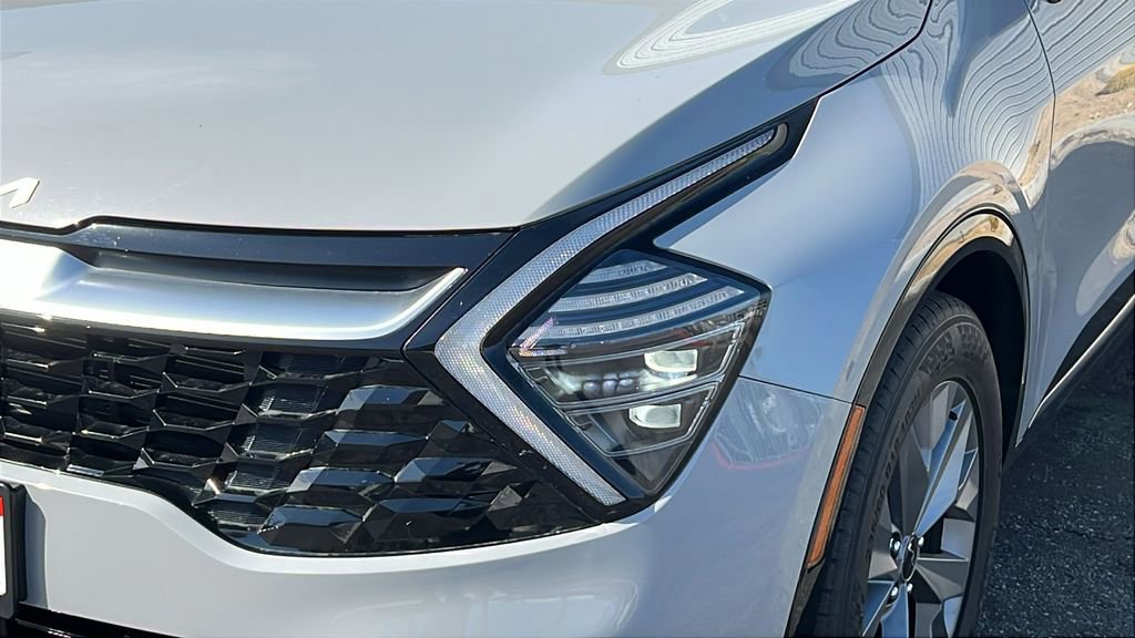 Used 2025 Kia Sportage SX image 5