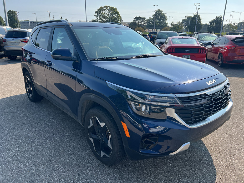 Used 2024 Kia Seltos EX AWD/4WD image 8