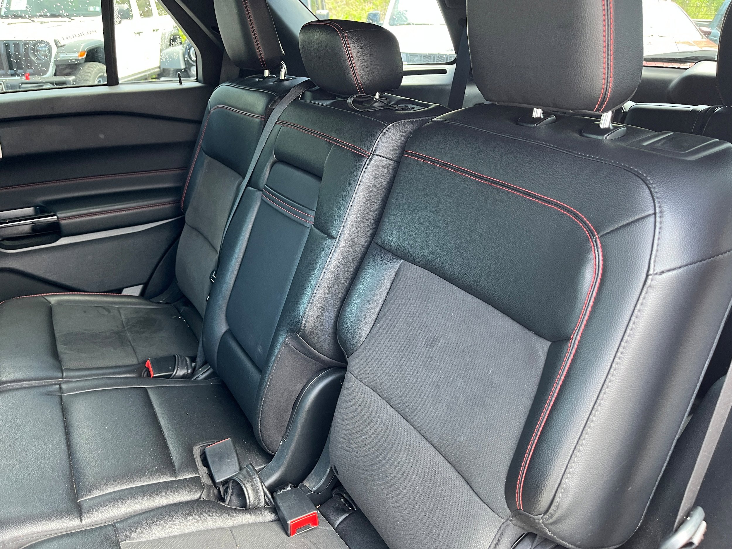Certified 2022 Ford Explorer ST-Line AWD/4WD image 11