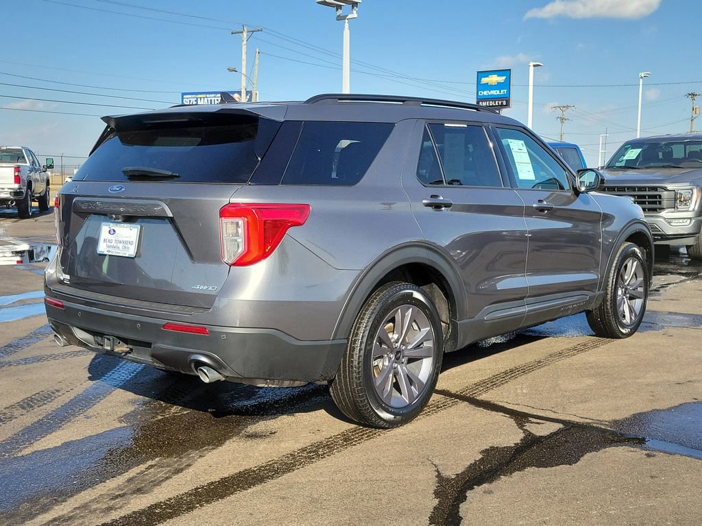Certified 2022 Ford Explorer XLT w/ Equipment Group 202A image 5