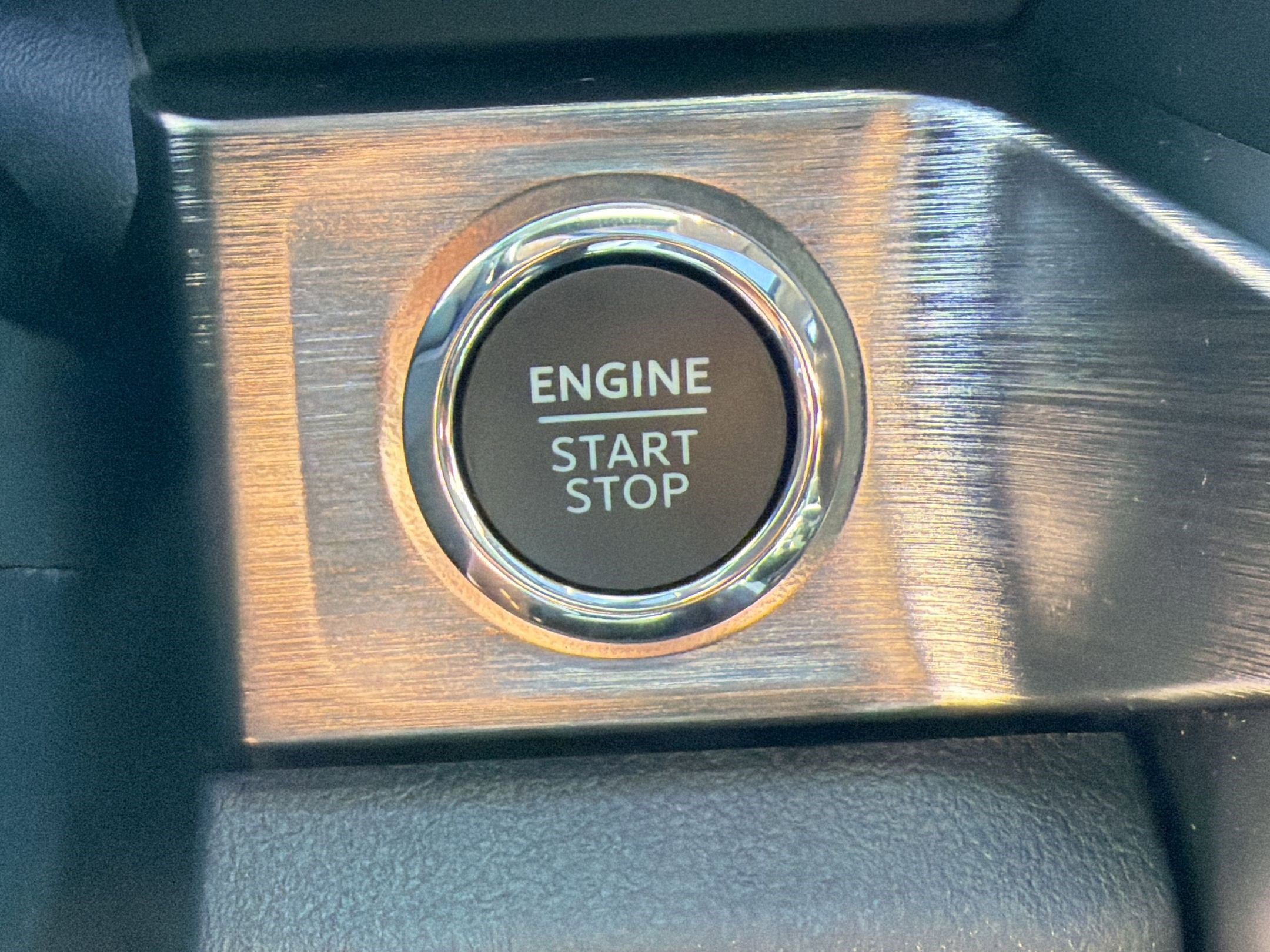 Certified 2024 Ford F250 Lariat w/ Black Appearance Package image 30