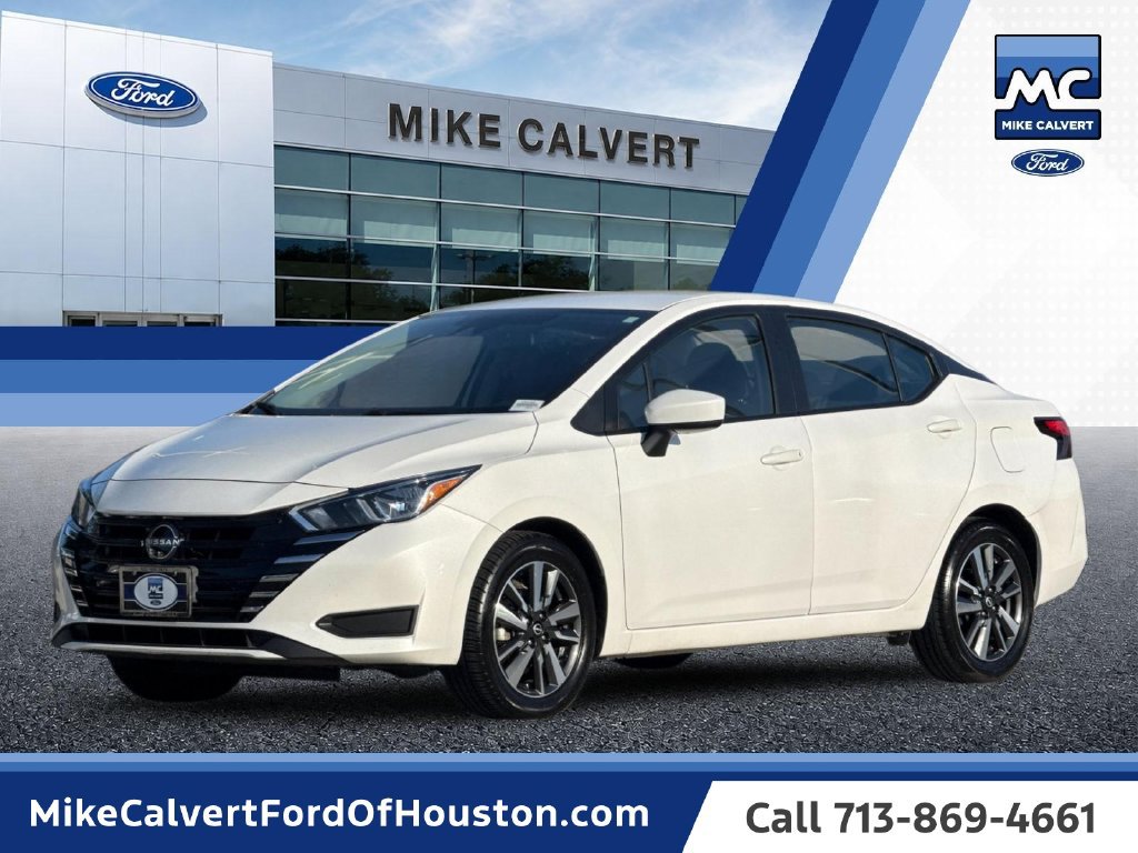 Used 2024 Nissan Versa SV FWD image 1