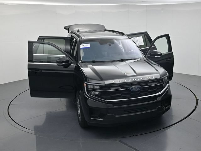 Certified 2025 Ford Expedition Active AWD/4WD image 68