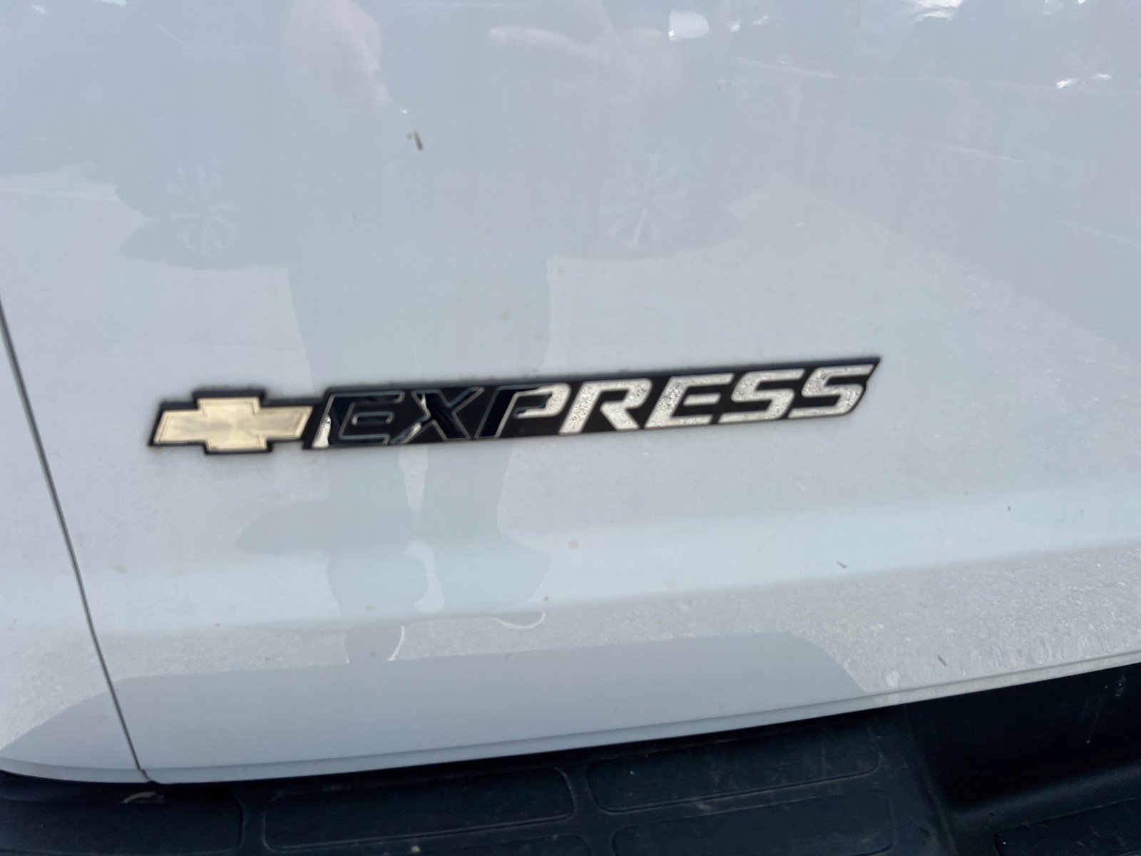 Used 2020 Chevrolet Express 3500 Extended RWD image 6