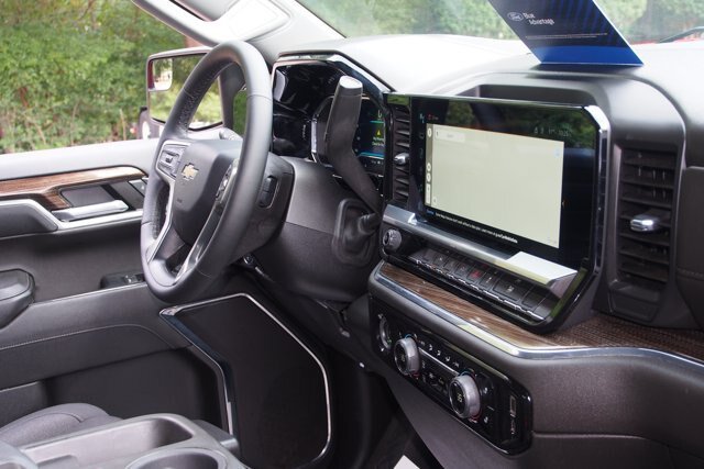 Used 2023 Chevrolet Silverado 1500 LT AWD/4WD image 11