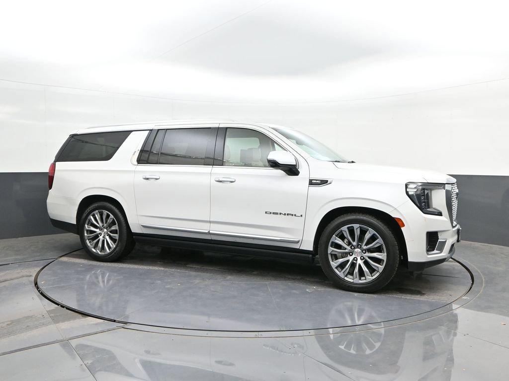 Used 2021 GMC Yukon XL Denali w/ Denali Ultimate Package AWD/4WD image 17
