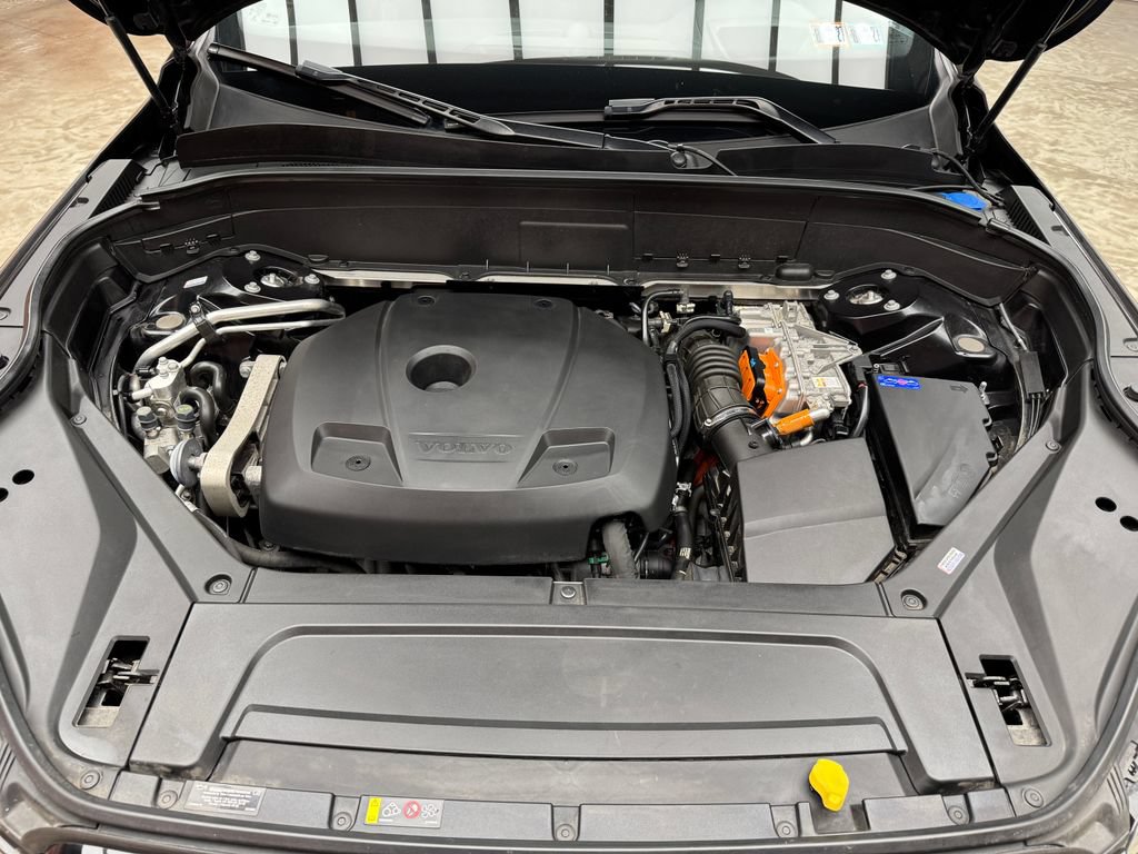 Used 2022 Volvo XC90 T8 R-Design w/ Advanced Package AWD/4WD image 30