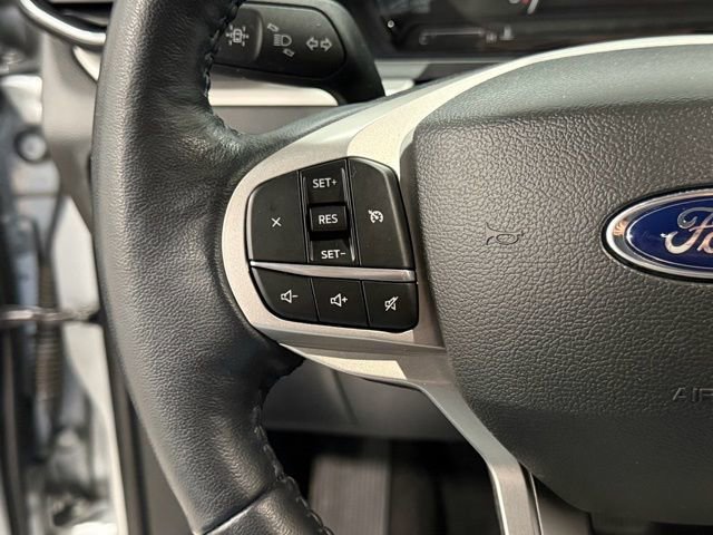 Certified 2022 Ford Explorer XLT w/ Equipment Group 202A AWD/4WD image 19