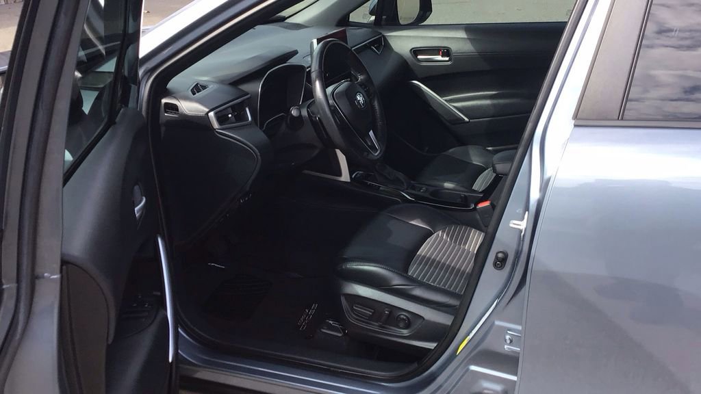 Used 2023 Toyota Corolla Cross XSE w/ Convenience Package image 15