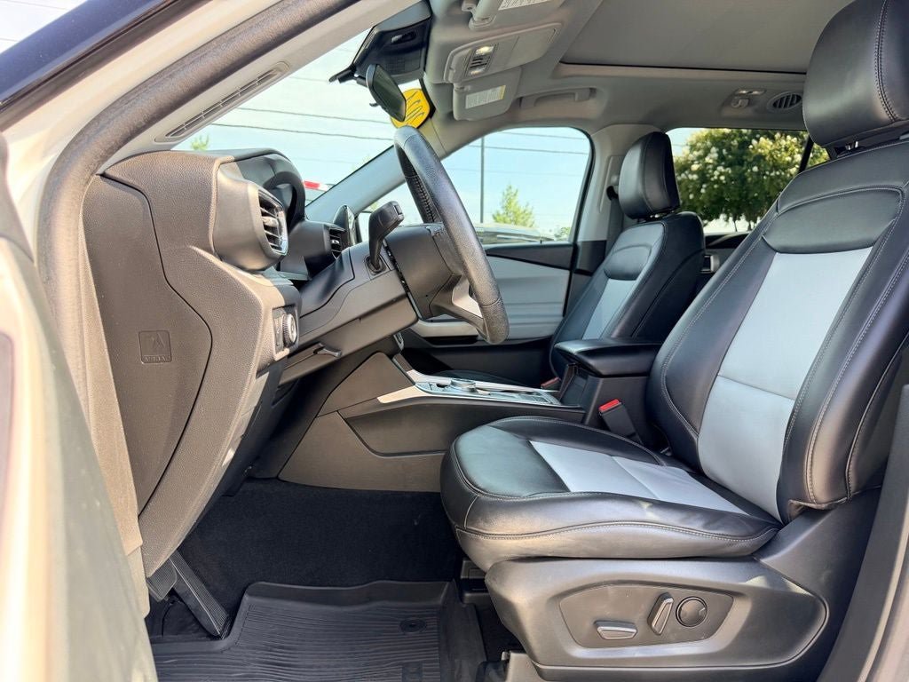 Certified 2024 Ford Explorer XLT w/ Equipment Group 202A RWD image 23