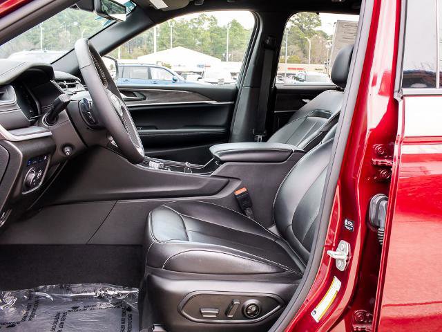 Used 2024 Jeep Grand Cherokee Limited 4xe w/ Luxury Tech Group II AWD/4WD image 17