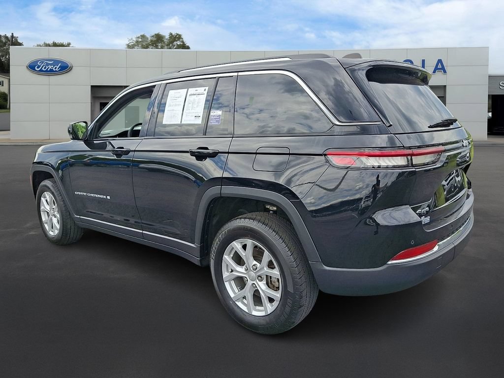 Used 2023 Jeep Grand Cherokee Limited AWD/4WD image 6