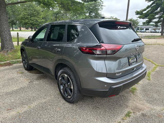 Used 2025 Nissan Rogue SV AWD/4WD image 28