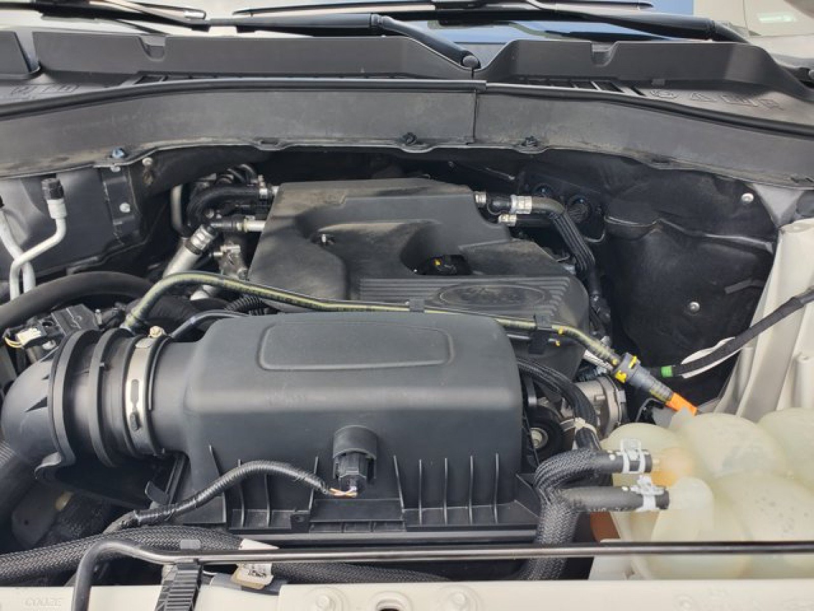 Certified 2020 Ford Explorer XLT w/ Equipment Group 202A RWD image 32