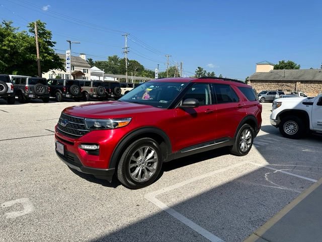 Certified 2023 Ford Explorer XLT w/ Equipment Group 202A AWD/4WD image 7