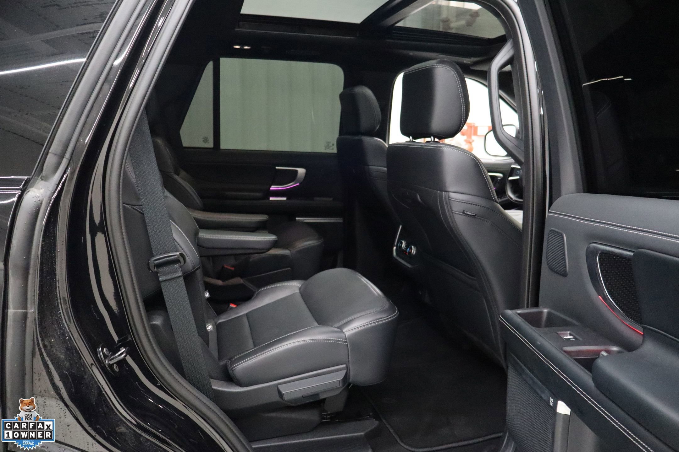 Certified 2025 Ford Expedition Platinum w/ Stealth Performance Package AWD/4WD image 31