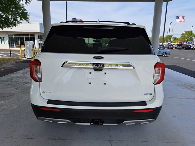 Certified 2020 Ford Explorer XLT w/ Equipment Group 202A image 3