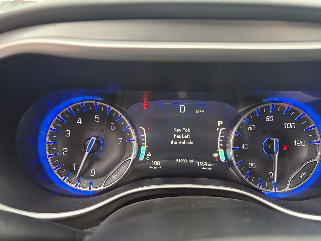 Used 2023 Chrysler Pacifica Touring-L FWD image 38