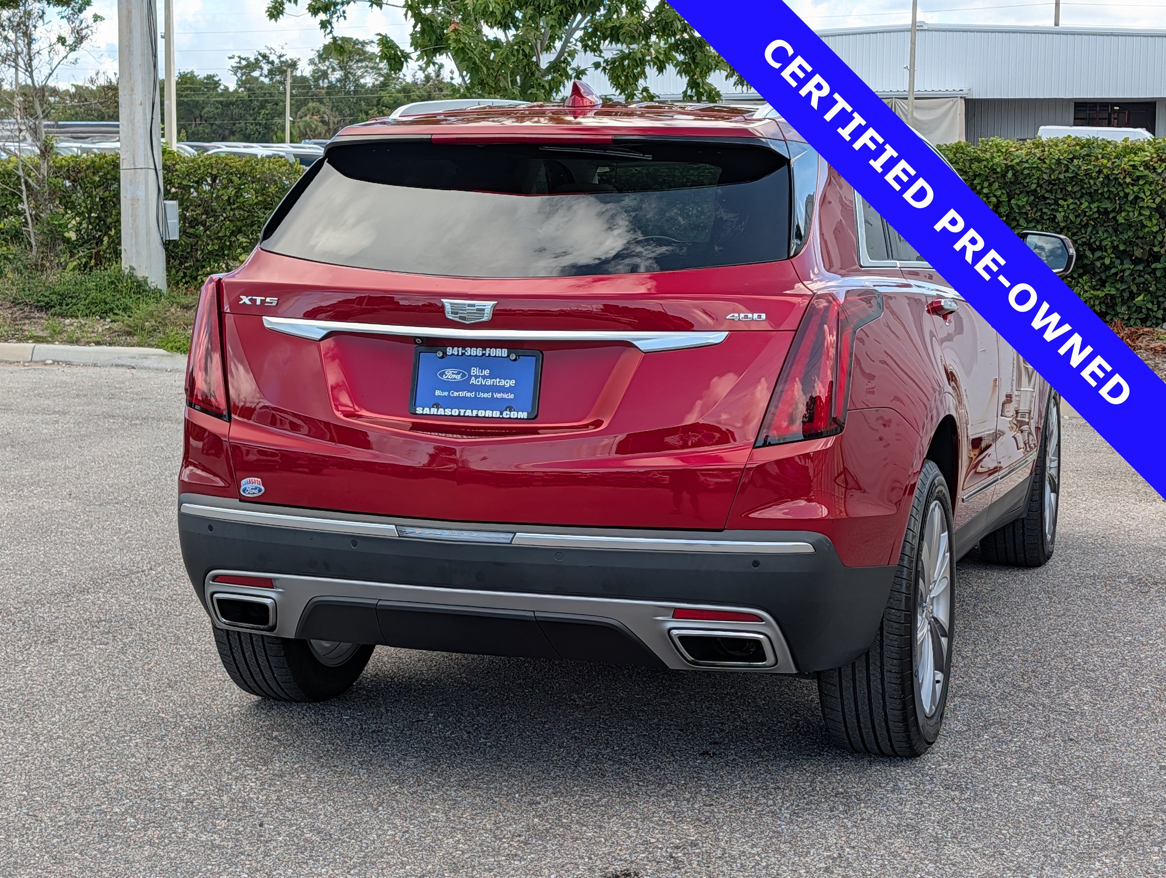 Used 2024 Cadillac XT5 Premium Luxury w/ LPO, Floor Liner Package FWD image 4
