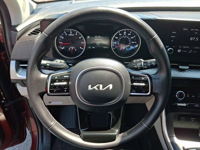 Used 2023 Kia Carnival LX FWD image 20