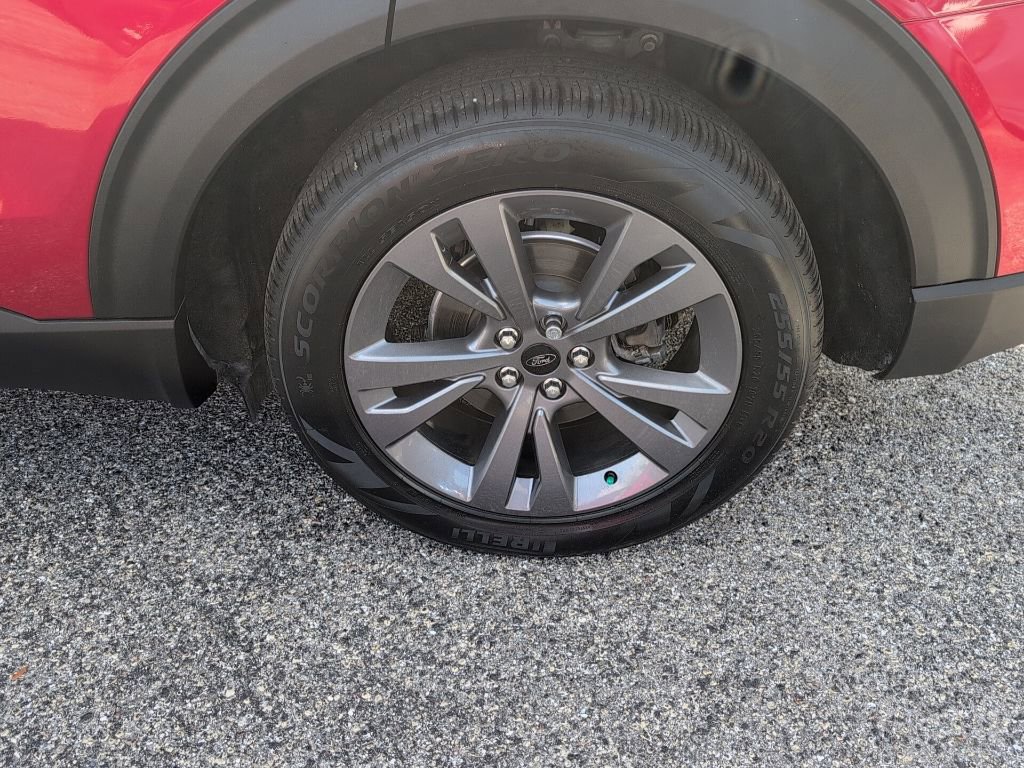 Certified 2022 Ford Explorer XLT w/ Equipment Group 202A image 15