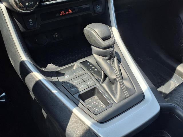 Used 2025 Toyota RAV4 XLE AWD/4WD image 10