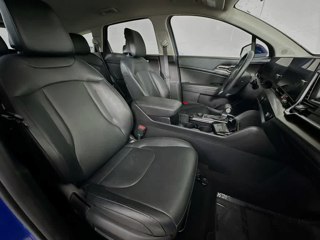 Used 2025 Kia Sportage EX FWD image 14