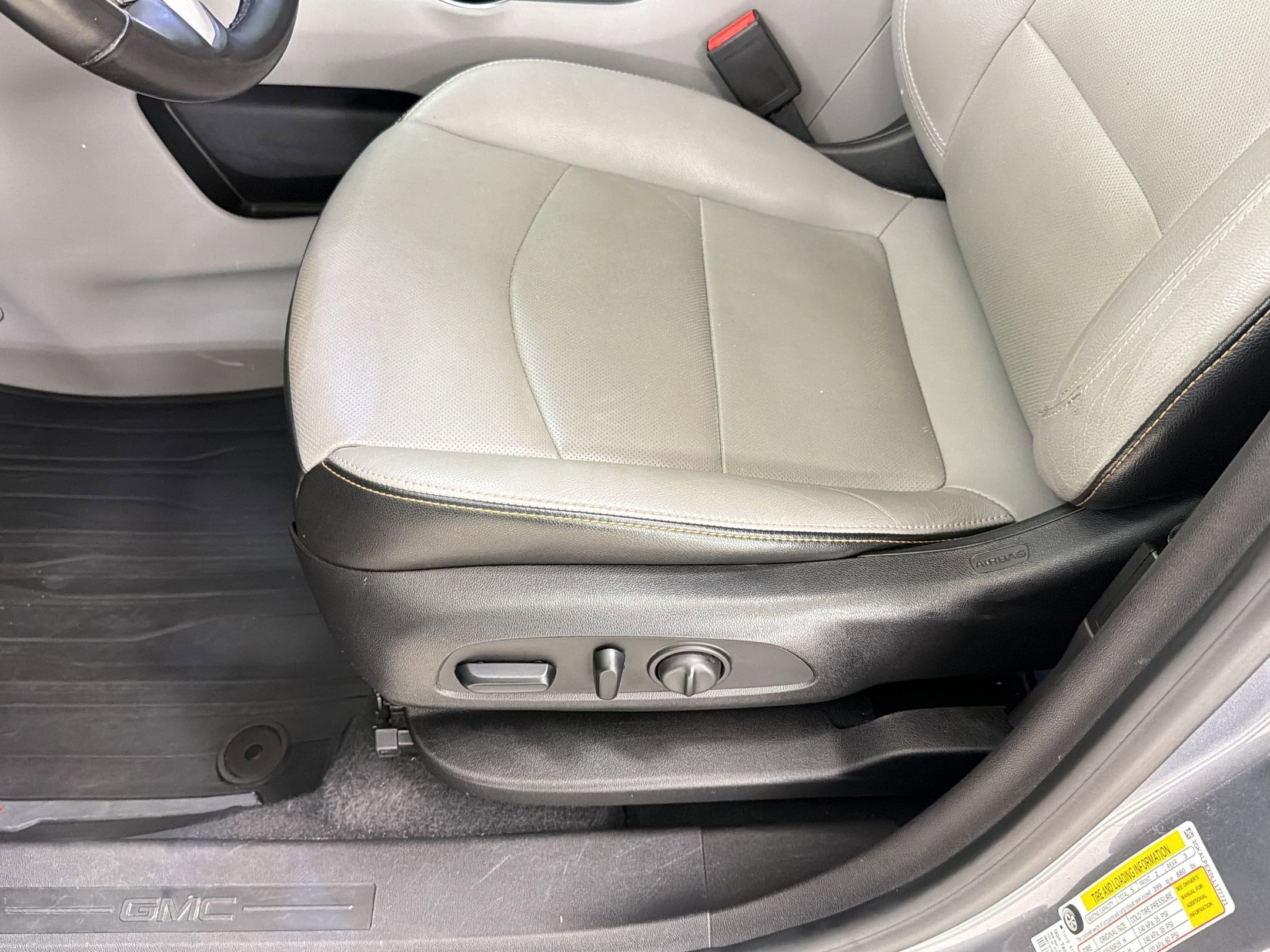 Used 2020 GMC Terrain SLT w/ Preferred Package FWD image 14