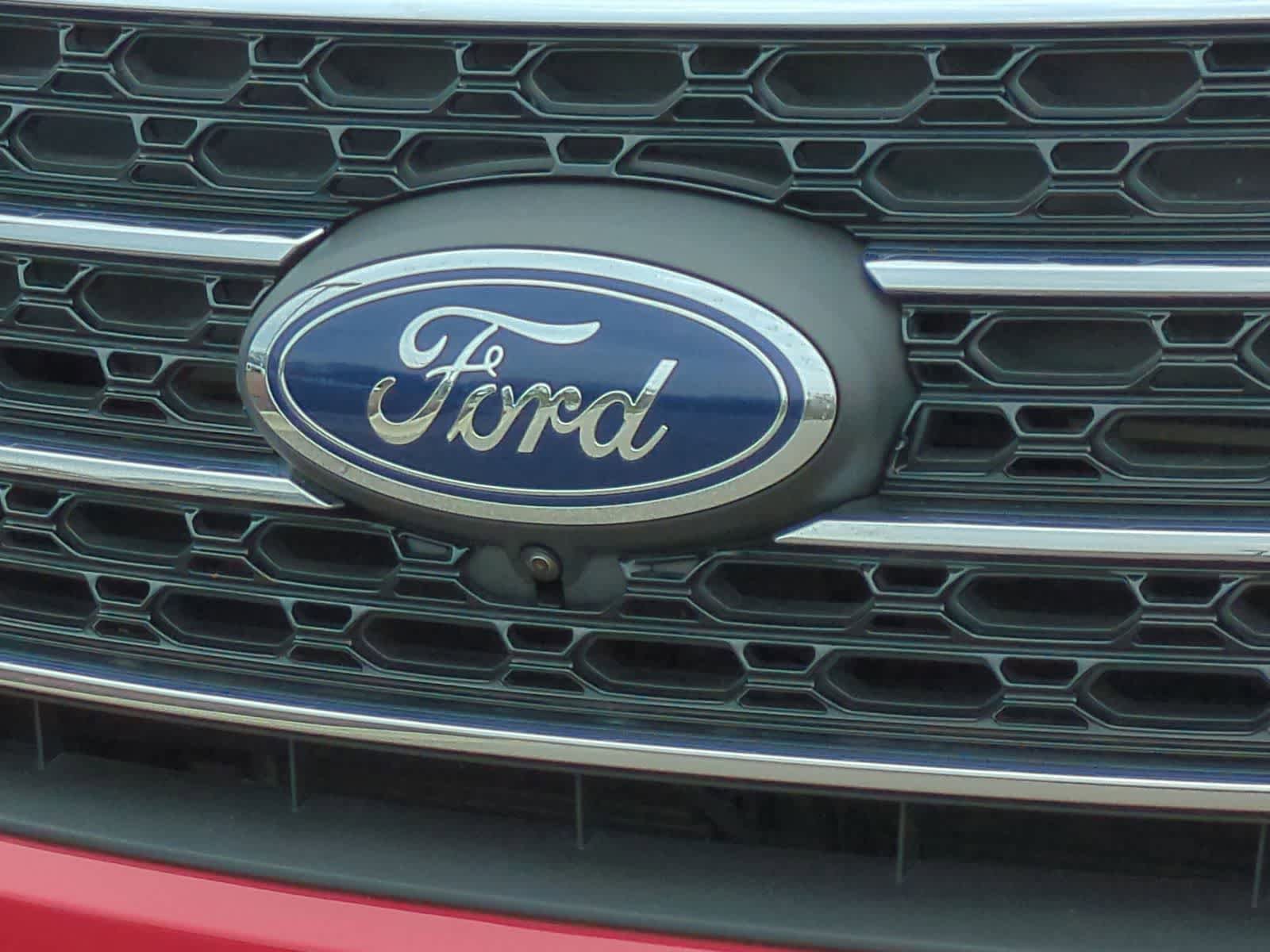 Certified 2024 Ford Explorer XLT w/ Equipment Group 202A AWD/4WD image 12