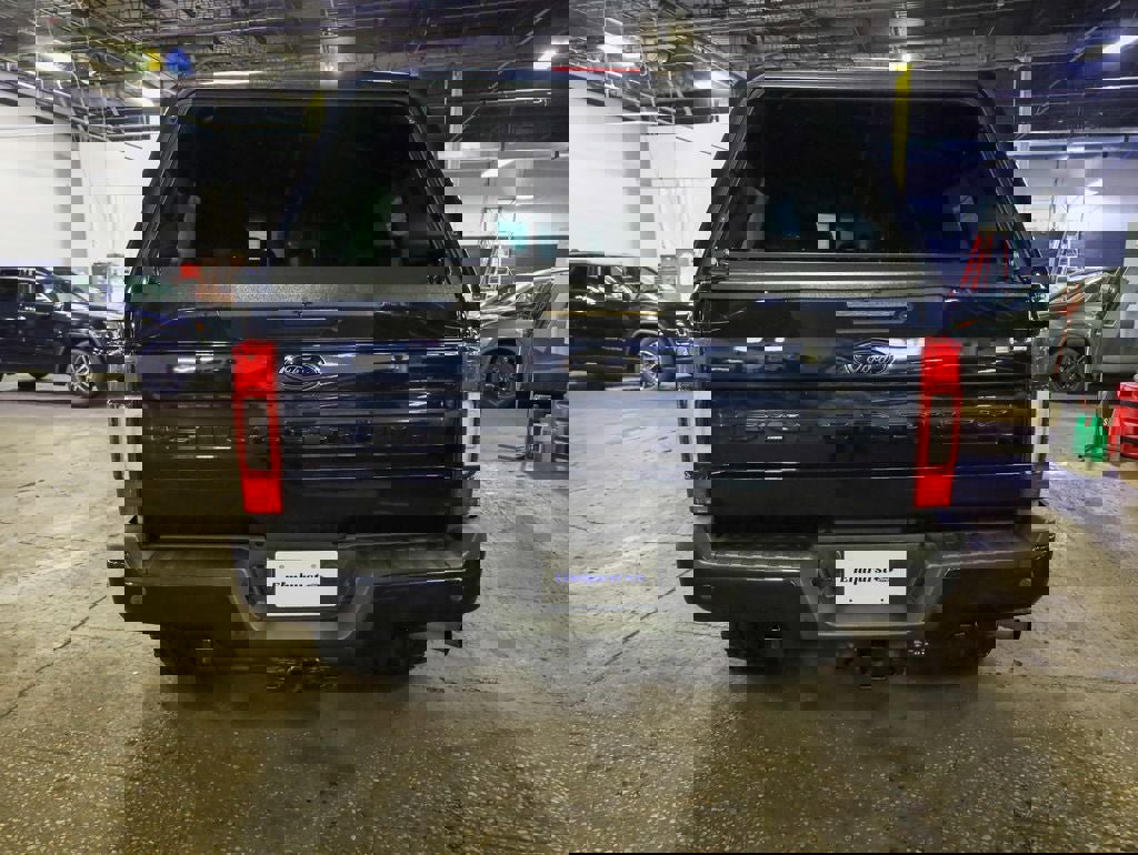 Certified 2022 Ford F250 Lariat w/ Black Appearance Package image 3