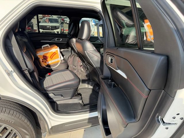 Certified 2025 Ford Explorer ST-Line w/ Premium Package AWD/4WD image 29