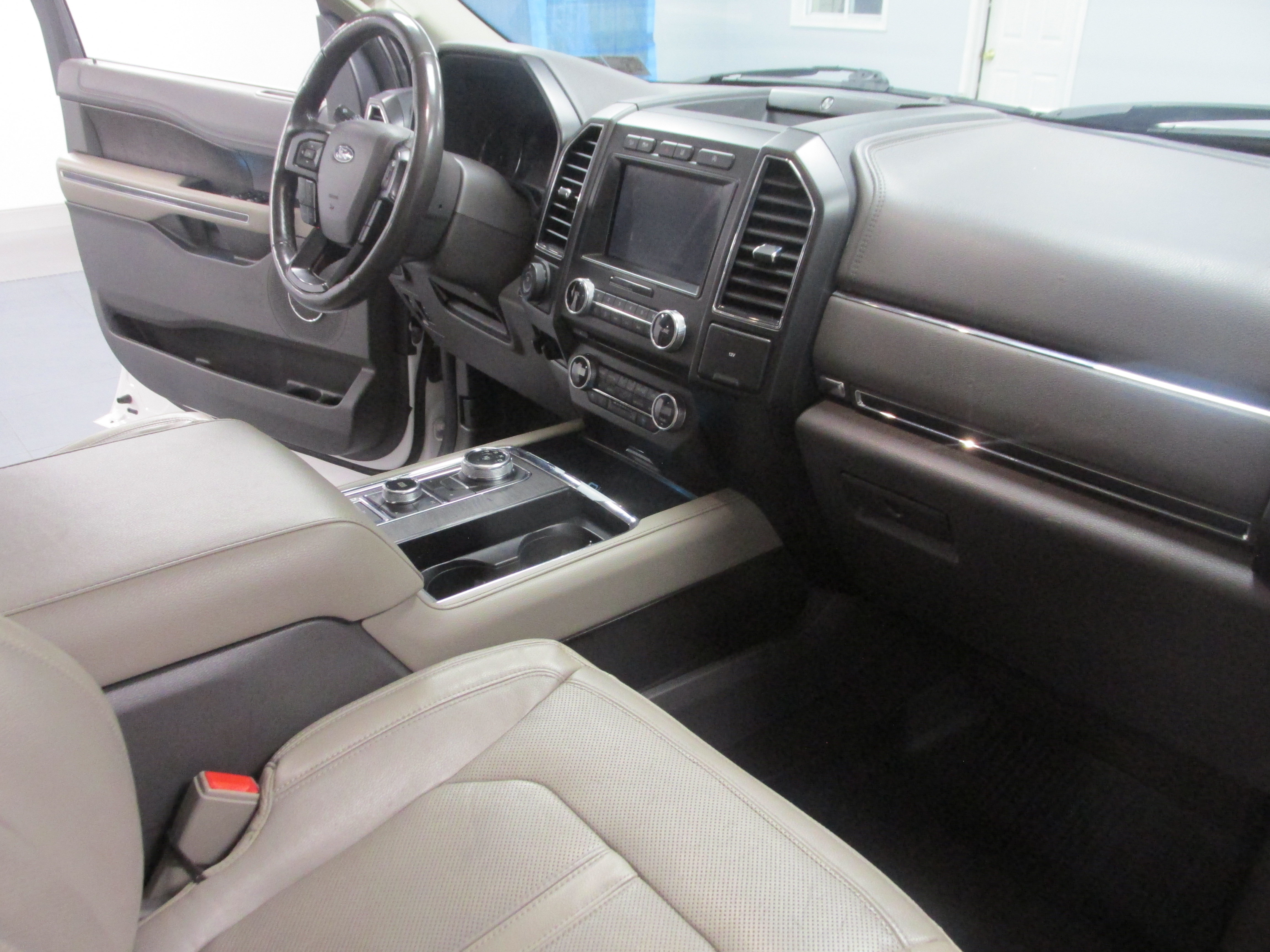 Certified 2018 Ford Expedition Limited w/ Equipment Group 301A AWD/4WD image 29
