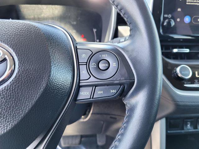 Used 2025 Toyota Corolla Cross XLE FWD image 32