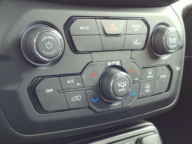 Used 2023 Jeep Renegade Latitude AWD/4WD image 25