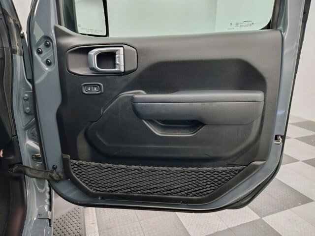 Used 2024 Jeep Wrangler Unlimited Rubicon AWD/4WD image 25