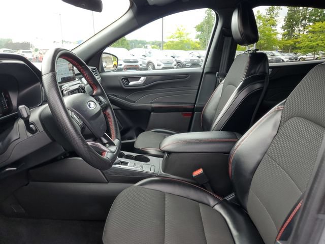 Certified 2024 Ford Escape ST-Line AWD/4WD image 10
