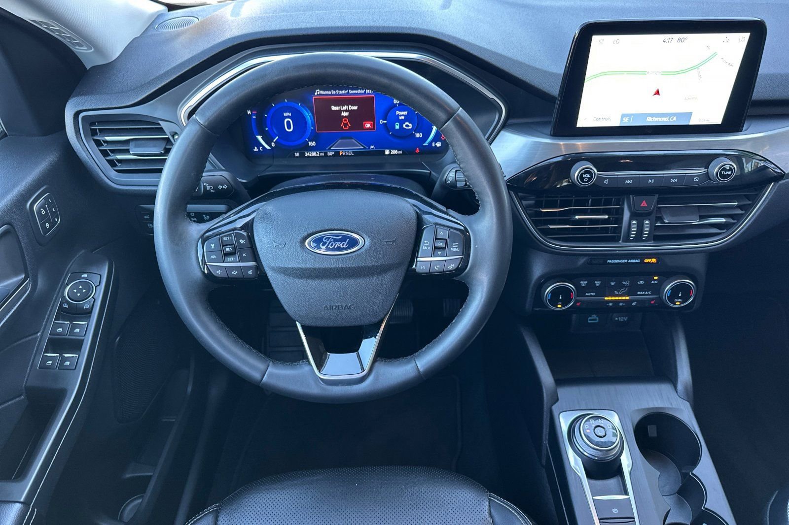 Certified 2022 Ford Escape Titanium w/ Class II Trailer Tow Package image 17