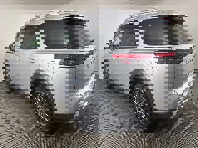 Used 2025 Nissan Pathfinder SL w/ SL Premium Package image 3