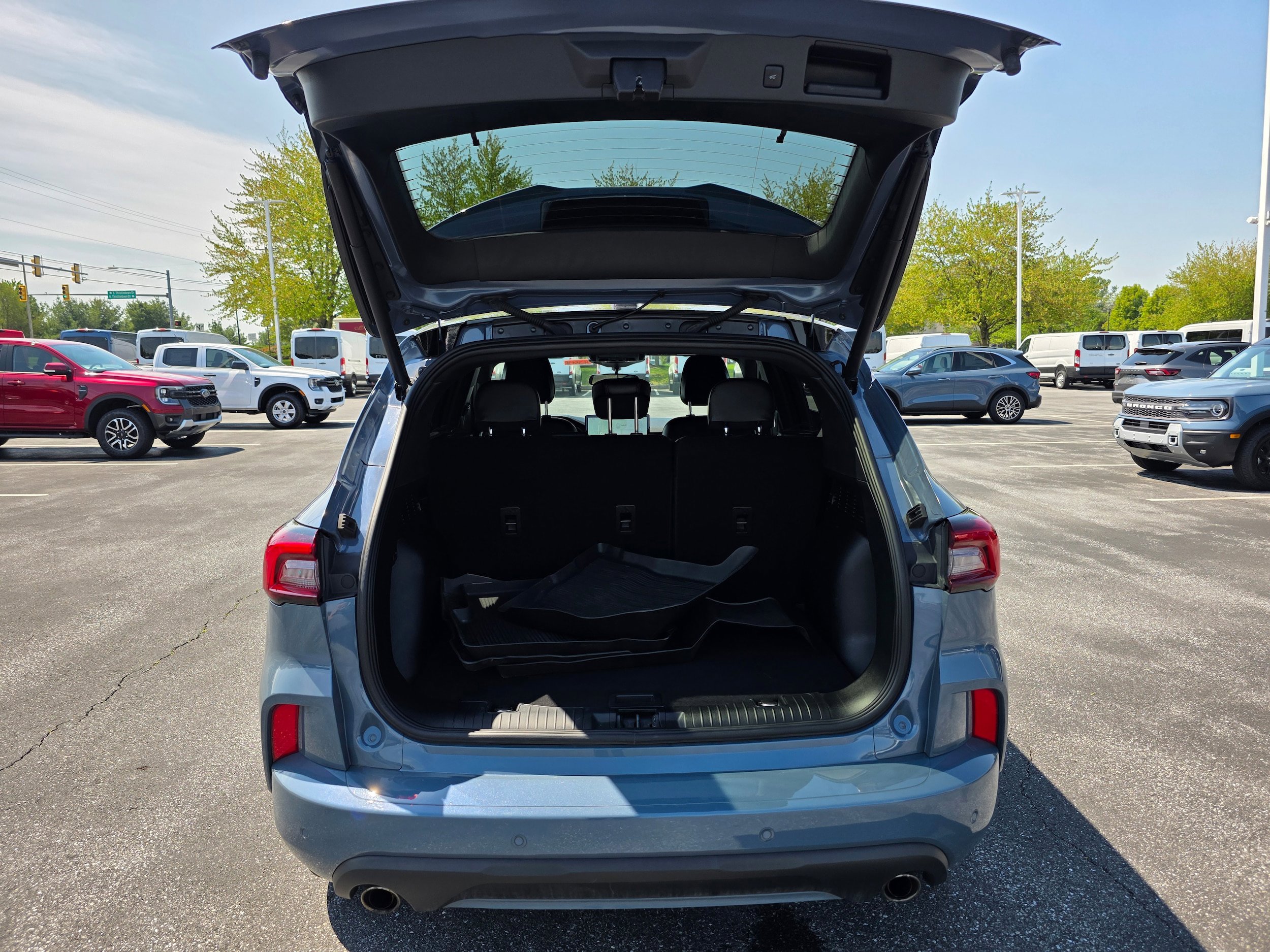 Certified 2023 Ford Escape ST-Line w/ Tech Pack #1 AWD/4WD image 9