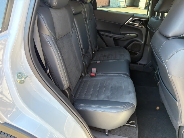 Used 2022 Mitsubishi Outlander SE AWD/4WD image 17